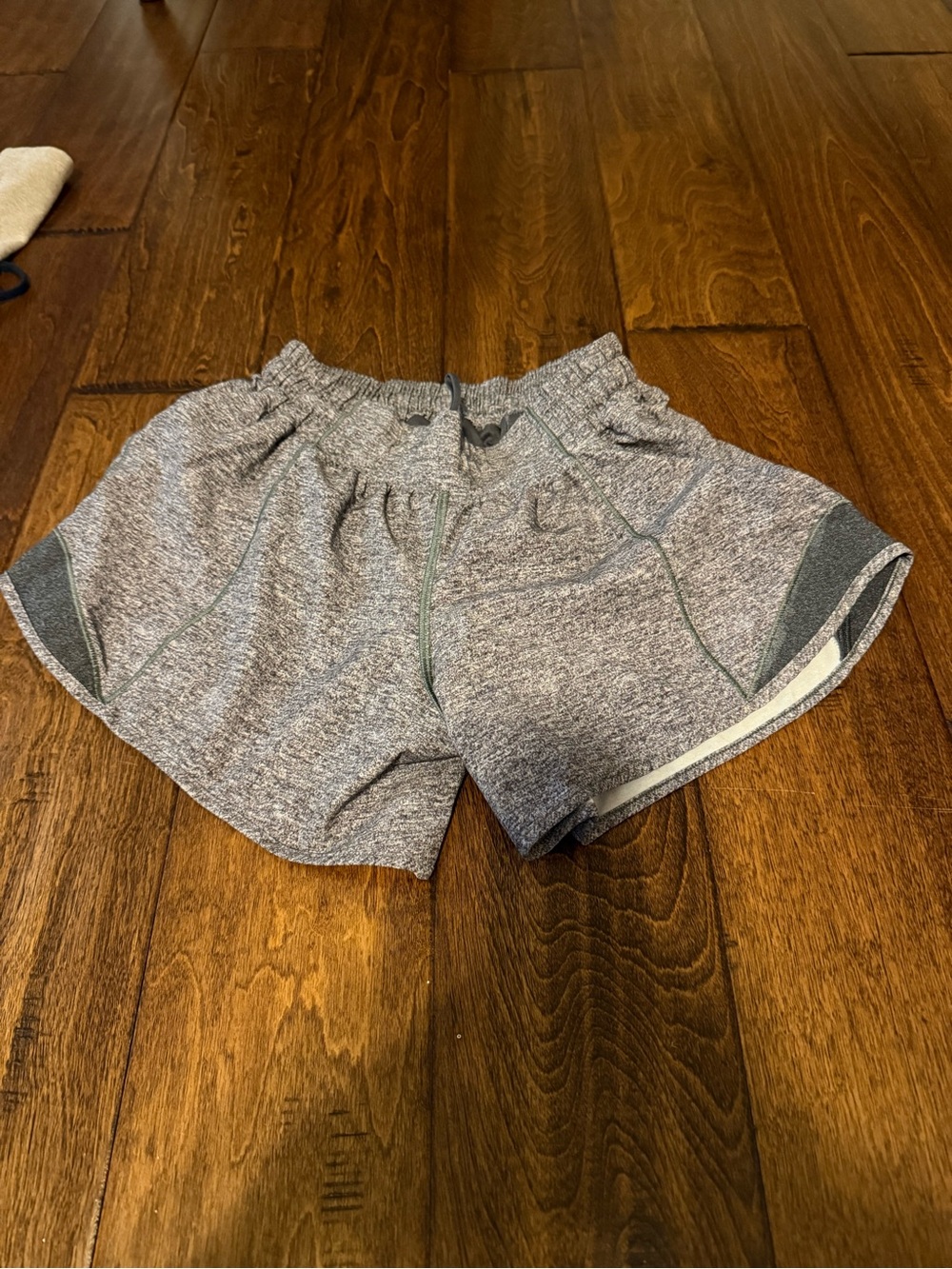Lululemon Women's Gray Heathered Athletic Shorts Lined Elastic Waist Size 4
